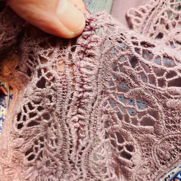 Romantic Gypsy Boho Blouse Womens 2X Purple Moody Floral Crocheted V Neck Flowy - Picture 9 of 9